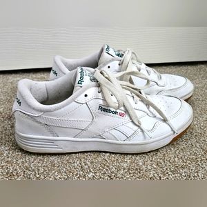 Reebok | Womens white reebok classics | Size 7 | Gently worn